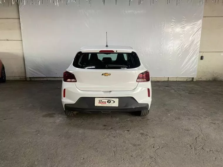 Chevrolet Onix Branco 1