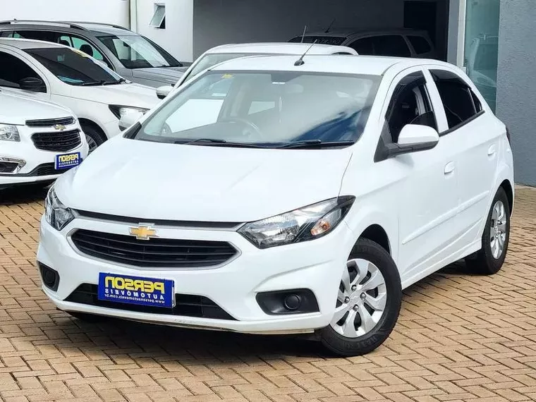 Chevrolet Onix Branco 3