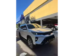 Toyota Hilux SW4