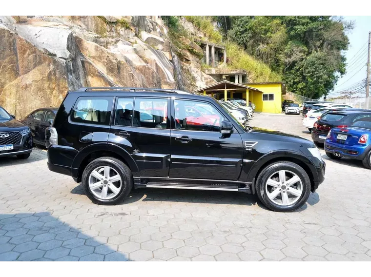 Mitsubishi Pajero Full Preto 3