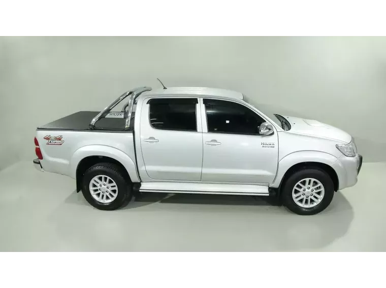 Toyota Hilux Prata 8