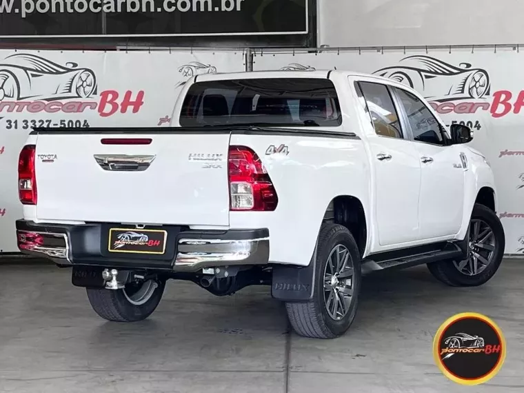 Toyota Hilux Branco 3