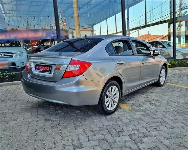 Honda Civic Cinza 4