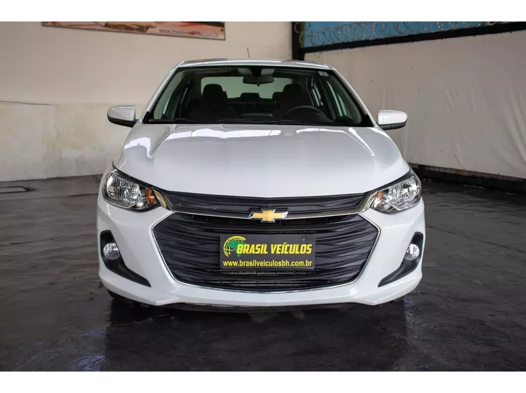 Chevrolet Onix Branco 2