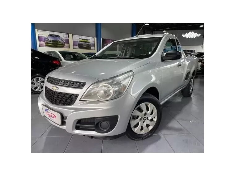 Chevrolet Montana Prata 5