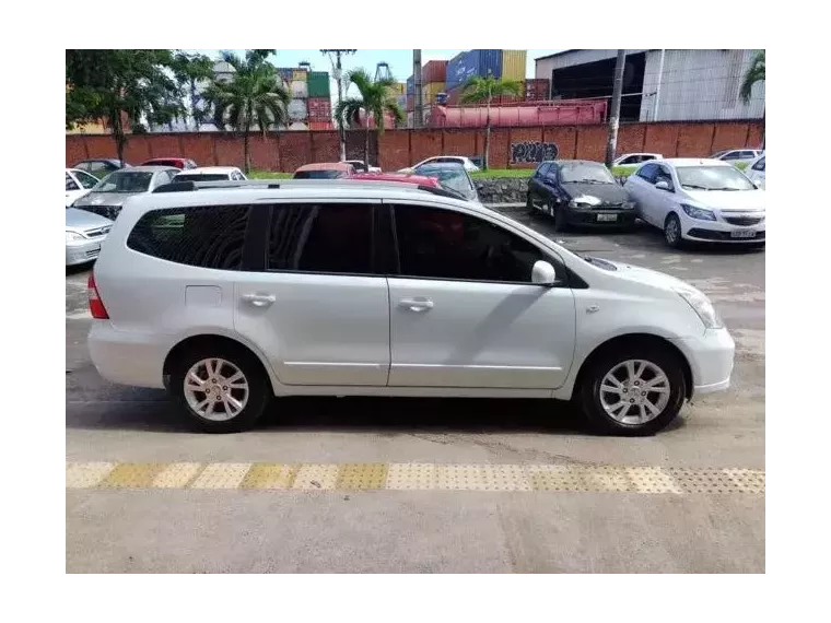 Nissan Grand Livina Branco 7