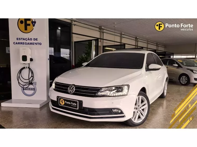 Volkswagen Jetta Branco 1