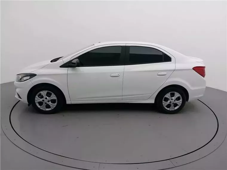 Chevrolet Onix Branco 2