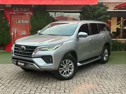 Toyota Hilux SW4