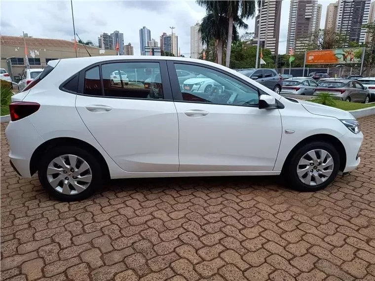 Chevrolet Onix Branco 6