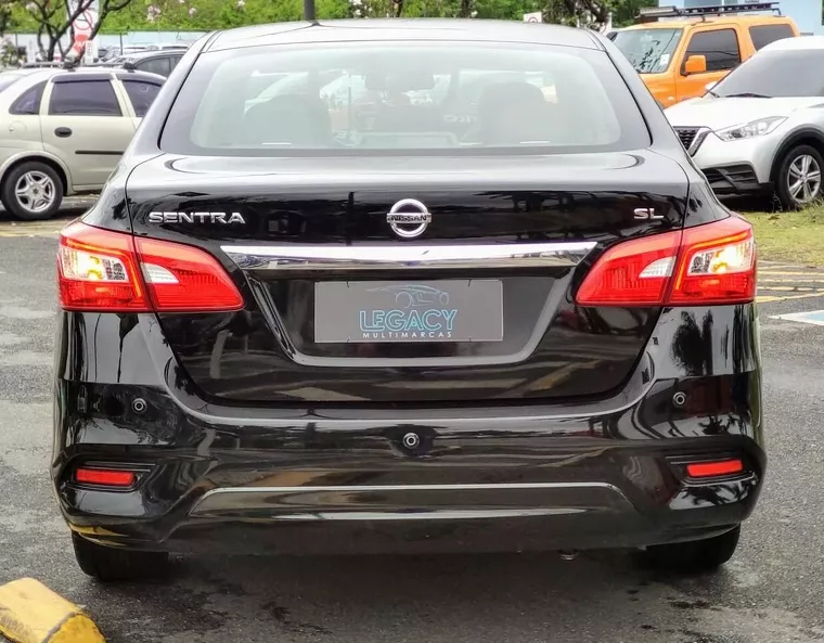 Nissan Sentra Preto 12