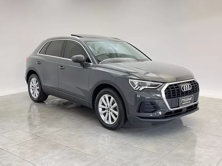 Audi Q3 Cinza 18