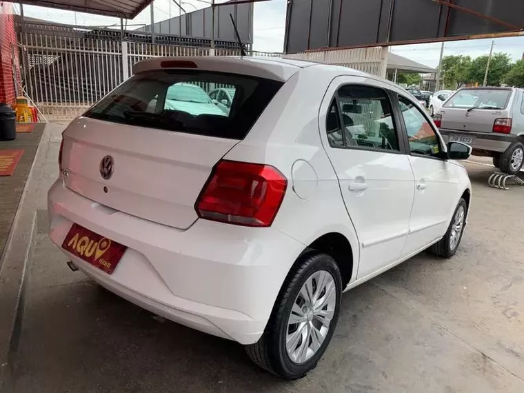 Volkswagen Gol Branco 16