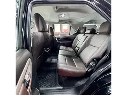 Toyota Hilux SW4