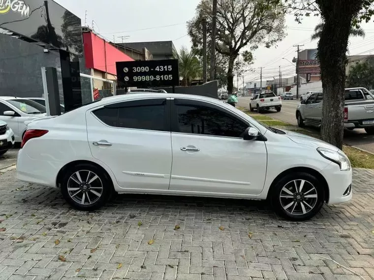 Nissan Versa Branco 7