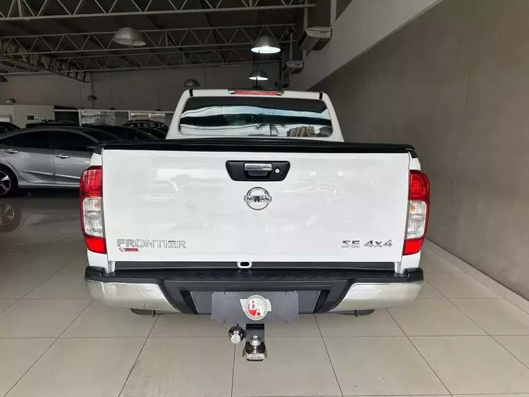 Nissan Frontier Branco 5