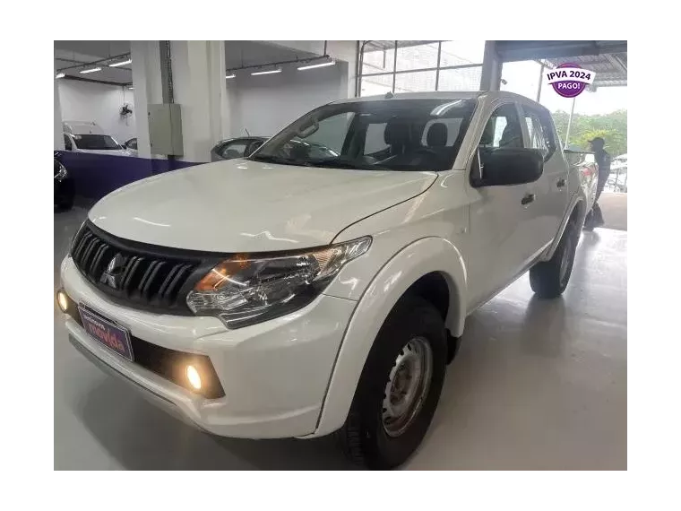 Mitsubishi L200 Branco 4