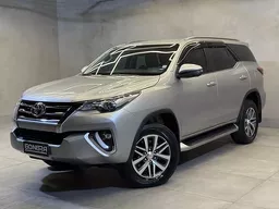Toyota Hilux SW4