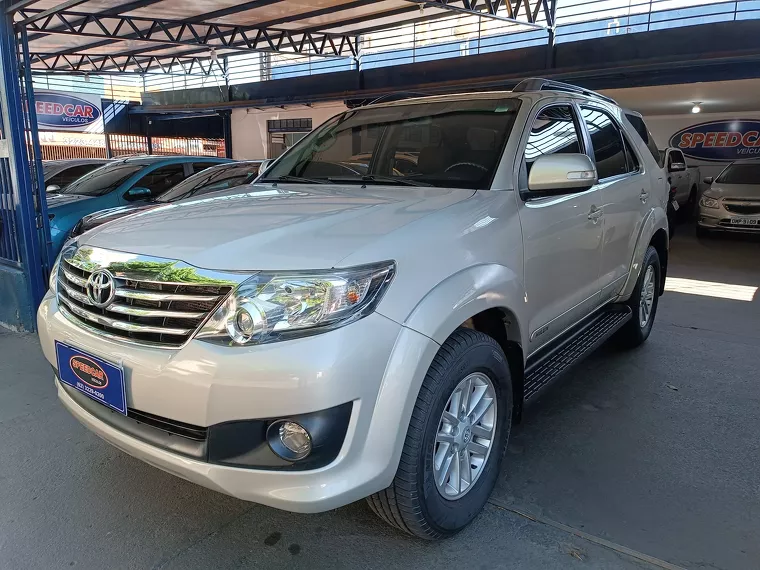 Toyota Hilux SW4 Bege 12