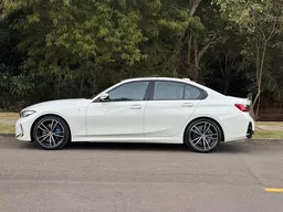 BMW 320i