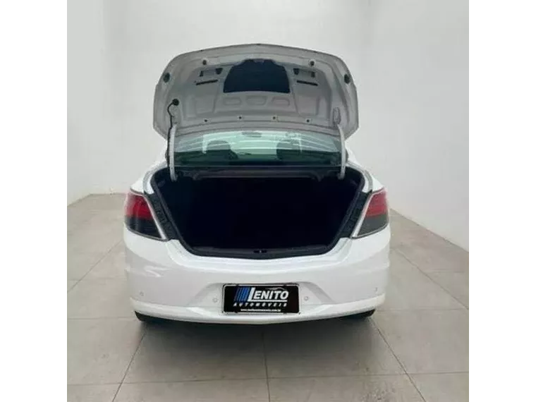 Chevrolet Prisma Branco 6