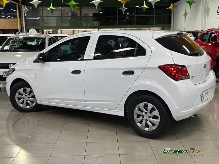 Chevrolet Onix Branco 6