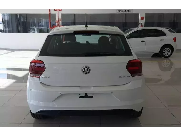 Volkswagen Polo Sedan Branco 5