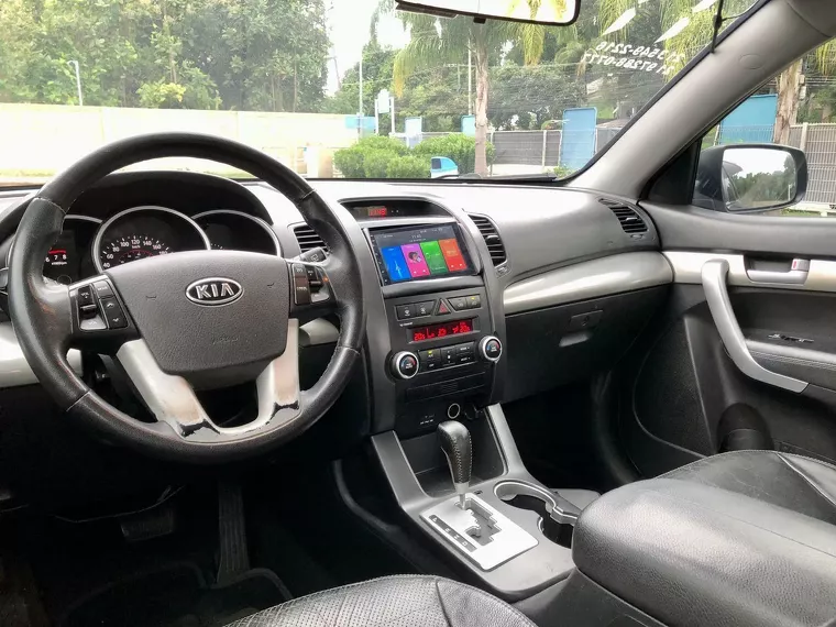 KIA Sorento Preto 13