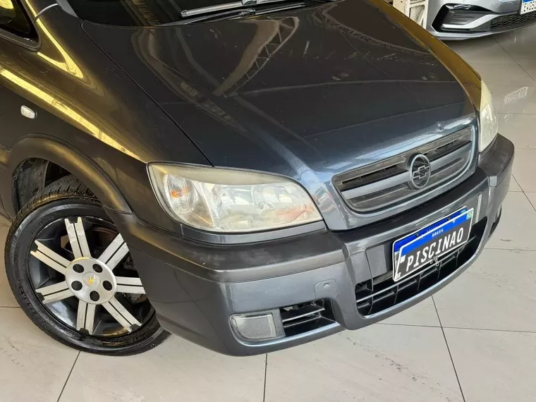 Chevrolet Zafira Cinza 17