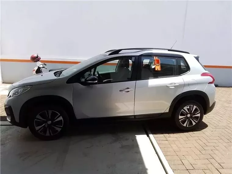 Peugeot 2008 Prata 4