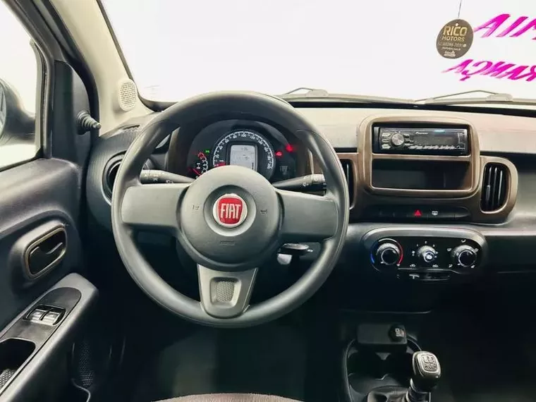 Fiat Mobi Prata 3