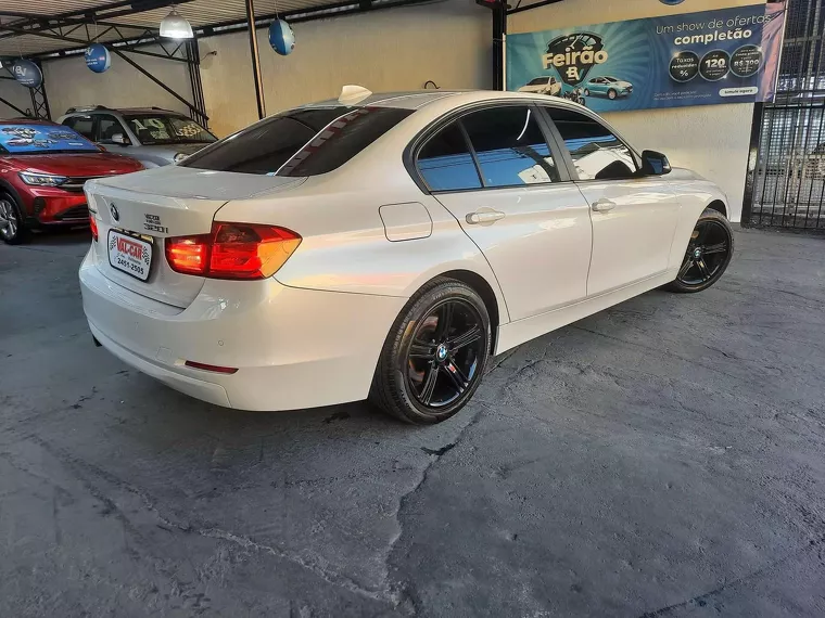 BMW 320i Branco 8