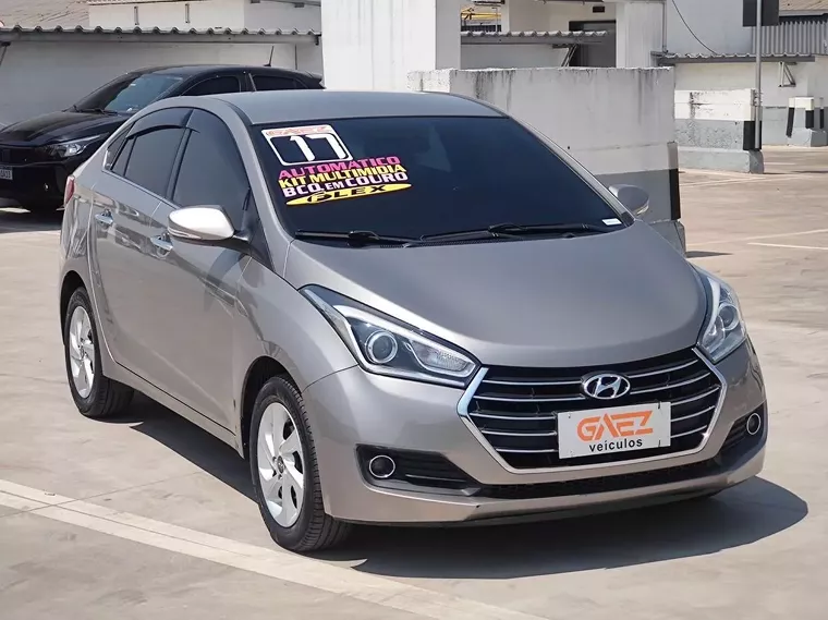 Hyundai HB20S Prata 7