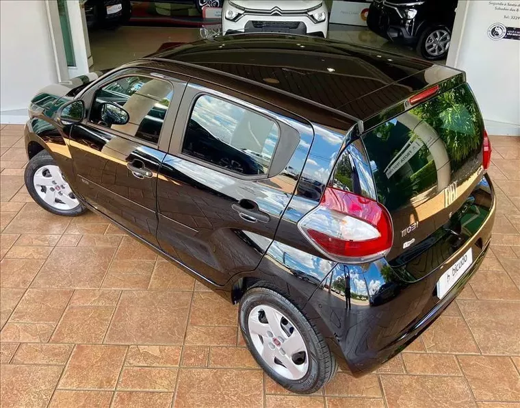 Fiat Mobi Preto 7