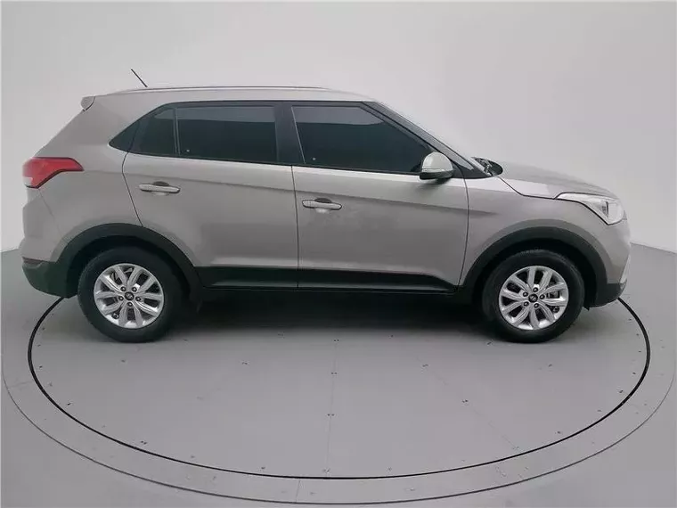 Hyundai Creta Dourado 8