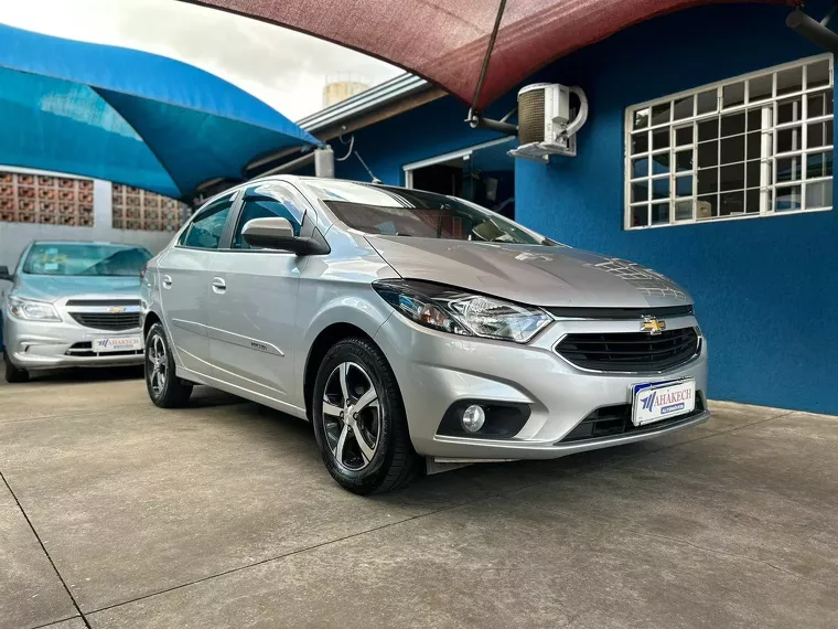 Chevrolet Prisma Prata 4