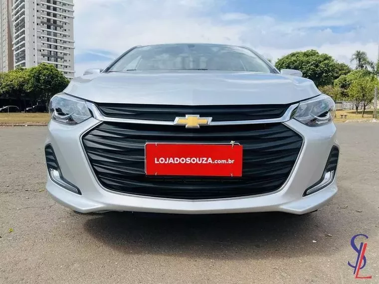 Chevrolet Onix Prata 8