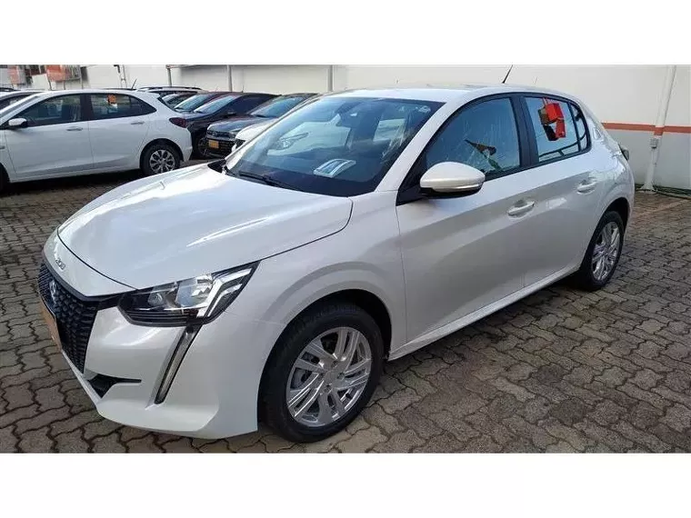 Peugeot 208 Branco 12