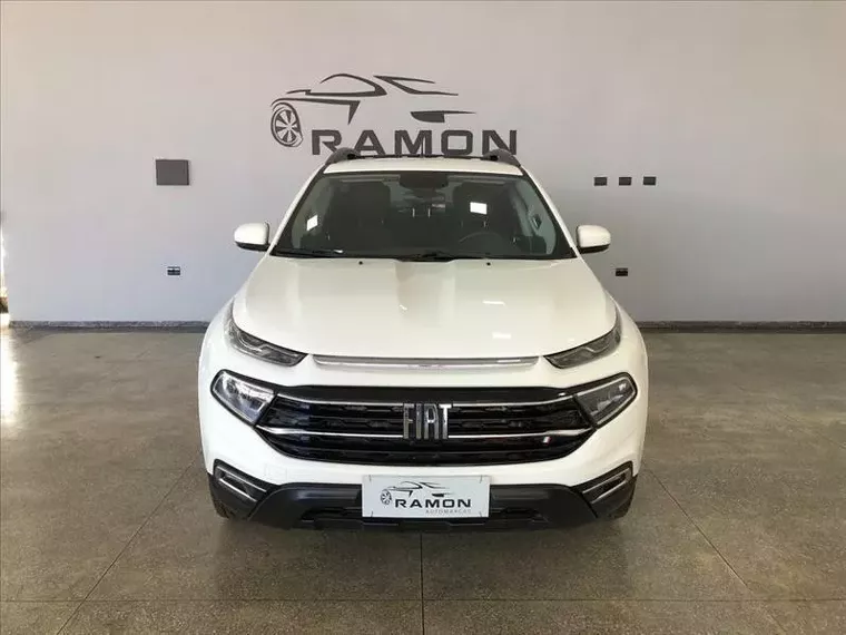 Fiat Toro Branco 8