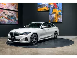 BMW 320i