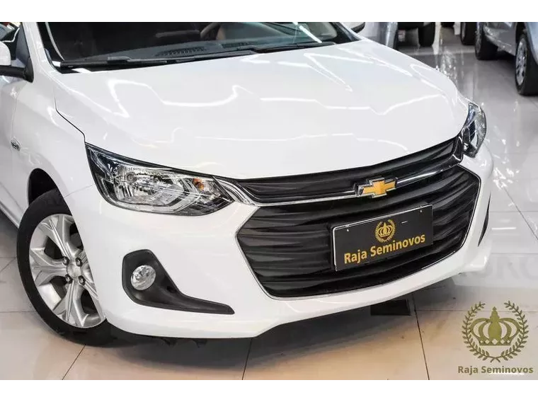 Chevrolet Onix Branco 13