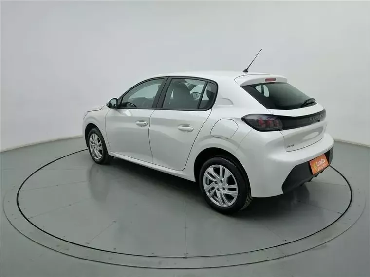 Peugeot 208 Branco 14