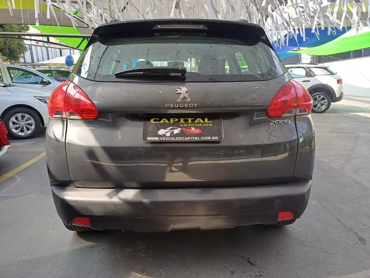 Peugeot 2008 Cinza 12