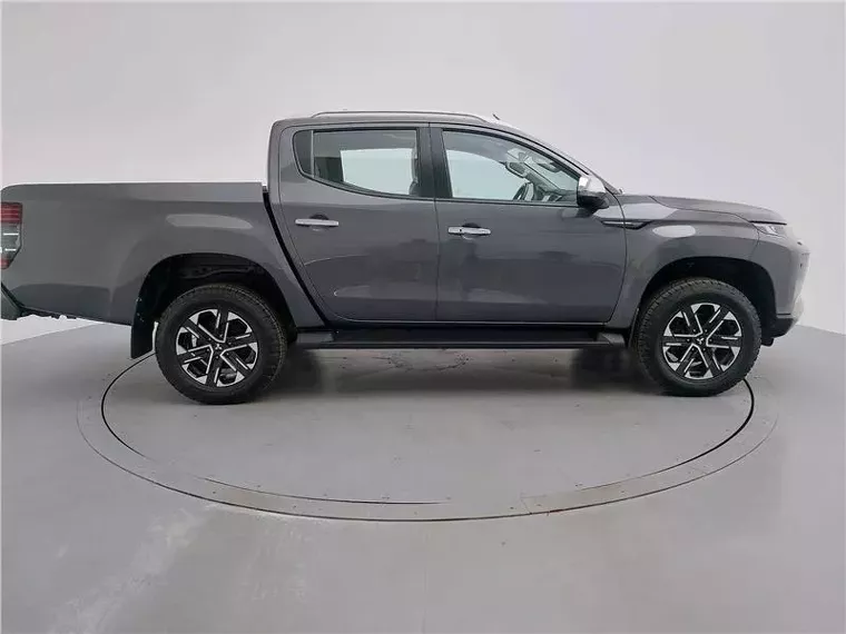 Mitsubishi L200 Triton Cinza 9