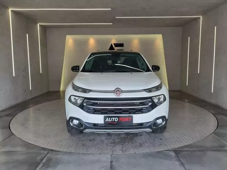 Fiat Toro Branco 10