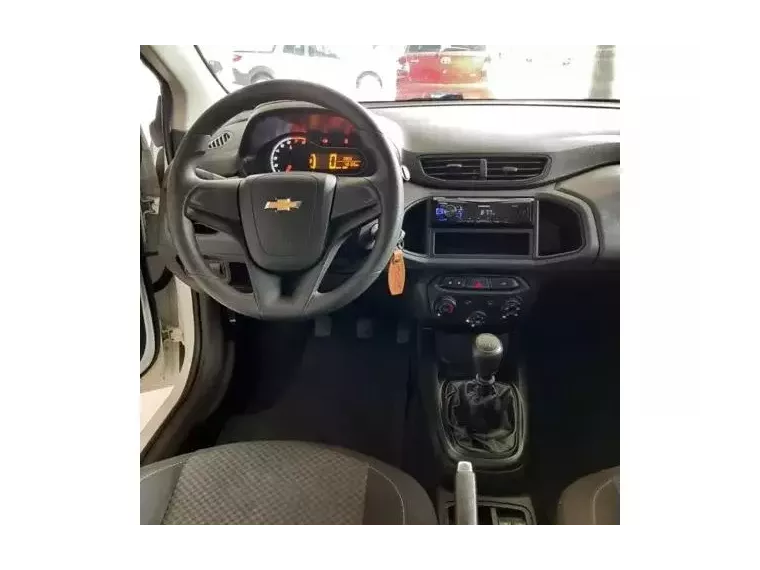 Chevrolet Joy Branco 9