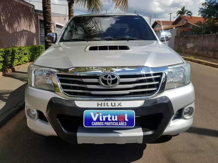 Toyota Hilux Prata 17