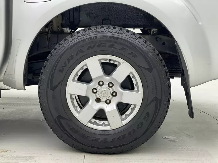 Nissan Frontier Prata 7