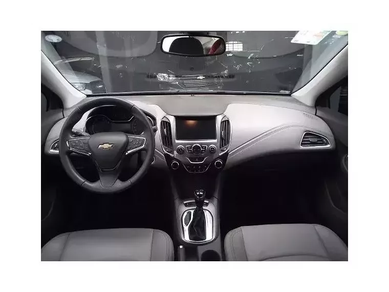 Chevrolet Cruze Prata 3