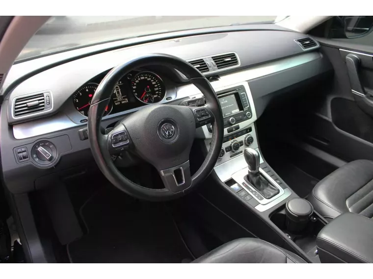 Volkswagen Passat Preto 10